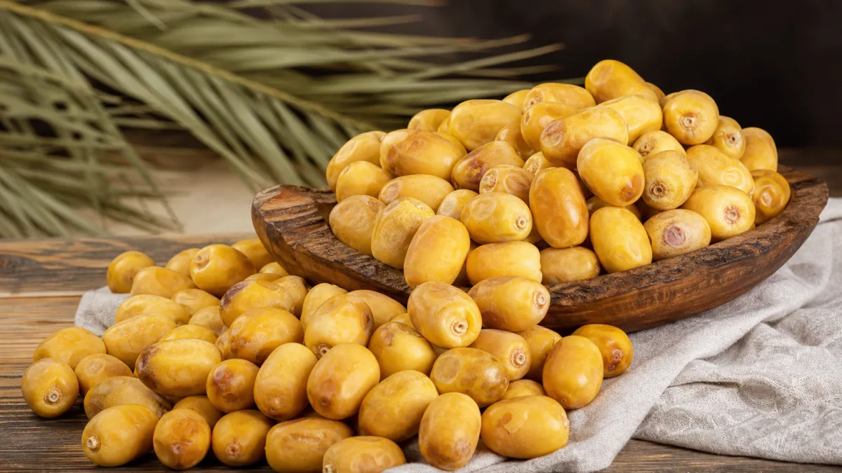 خرما زاهدی رمانتا